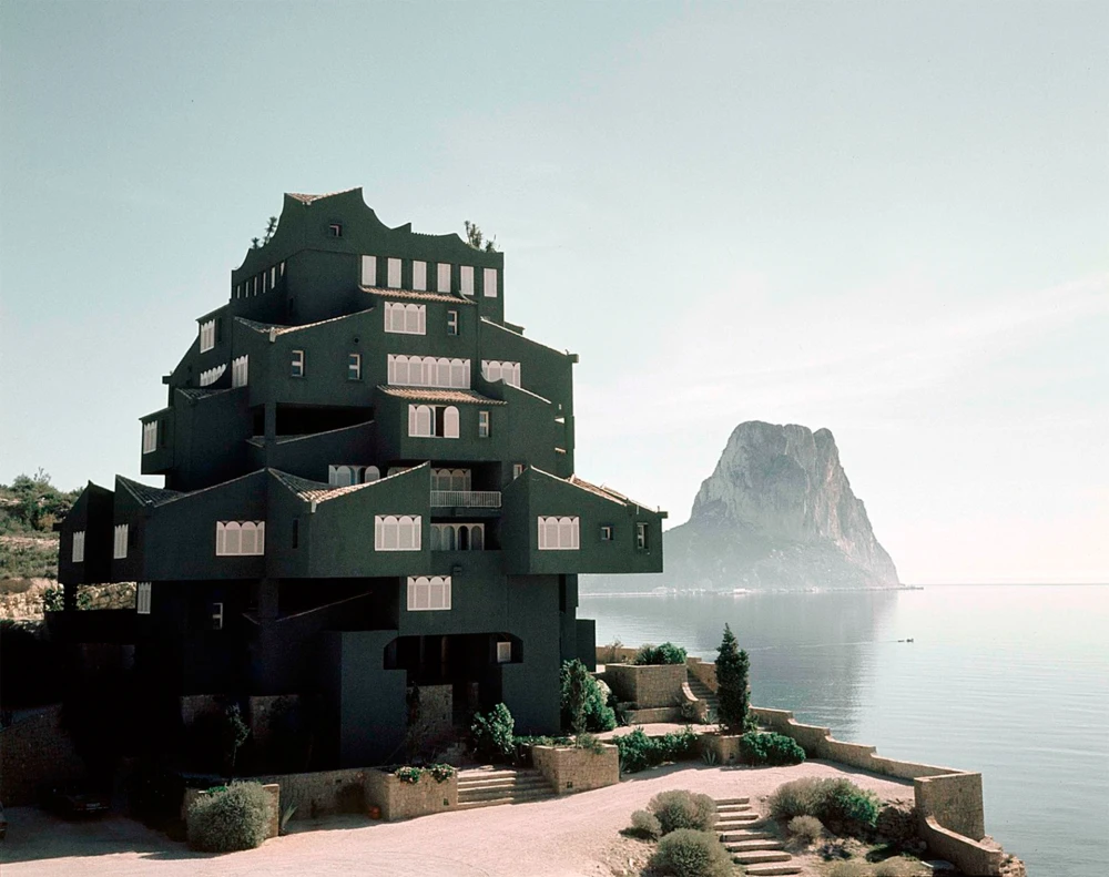 Architectural reference — Ricardo Bofill
