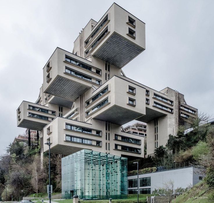Bank of Georgia HQ — Tbilisi architectural landmark